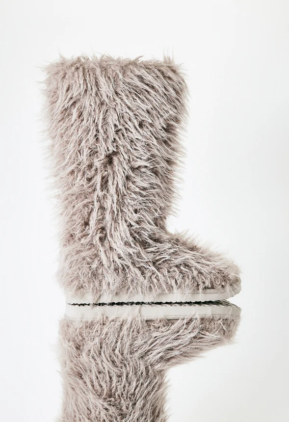 Alta Fuzzie Boot - Image 7