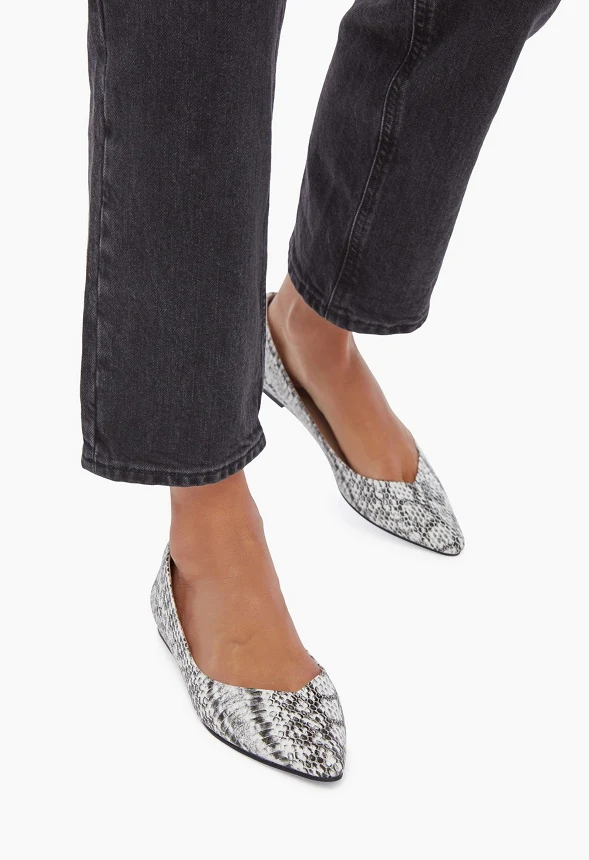 Amanda Pointed Toe Flat - Image 4