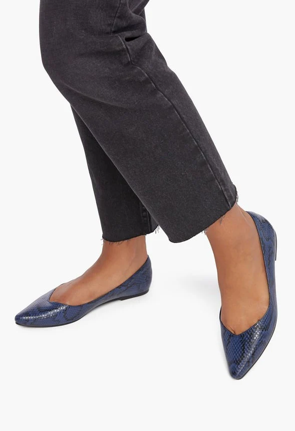 Amanda Pointed Toe Flat - Image 5