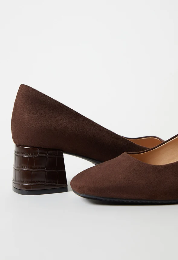Amara Block Heeled Pump - Image 4