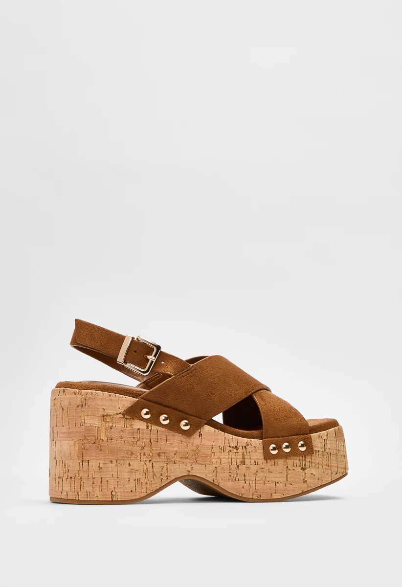 Amora Platform Wedge Sandal - Image 4