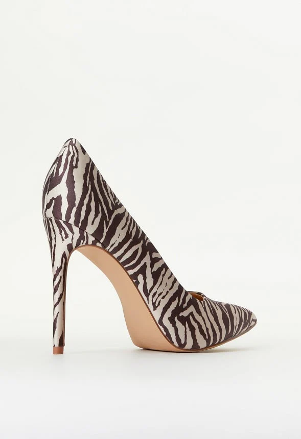 Annakay Pointed Toe Pump - Image 4