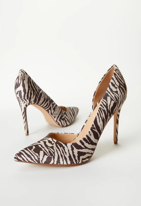 Annakay Pointed Toe Pump - Image 5