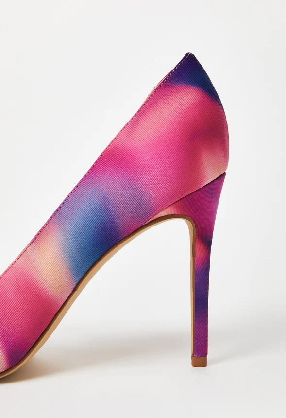 Annakay Pointed Toe Pump - Image 5