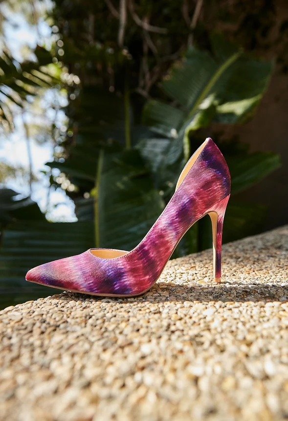 Annakay Pointed Toe Pump - Image 8