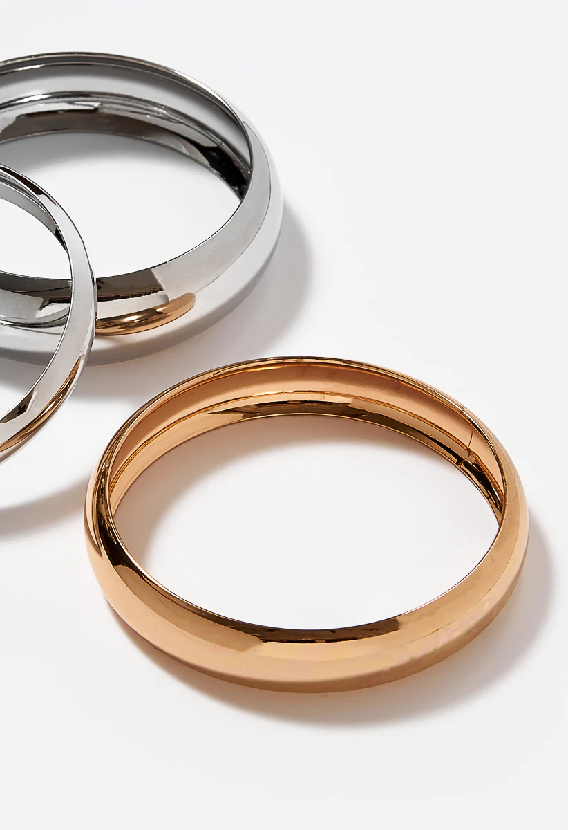 Arna 3 Pack Mixed Size Smooth Metal Bangles - Image 4