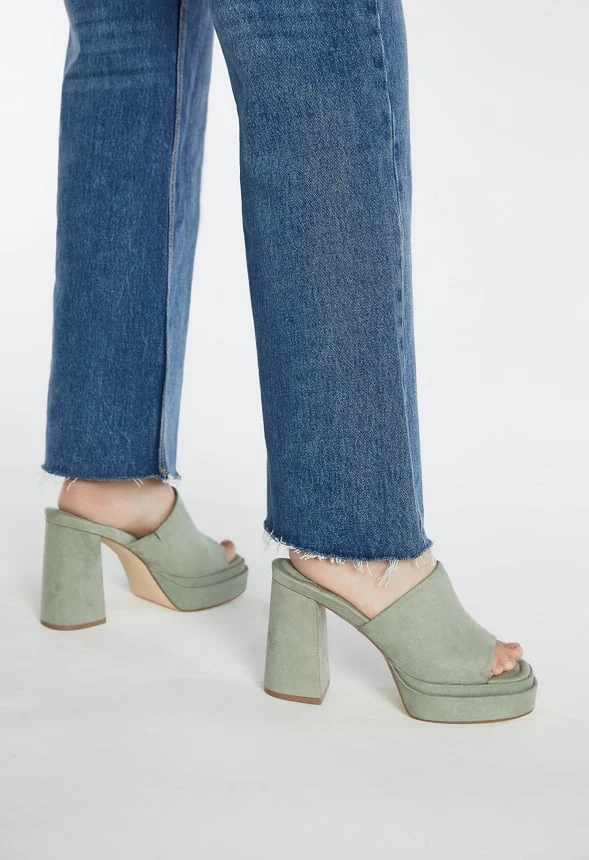 Bristol Block Heeled Sandal - Image 4