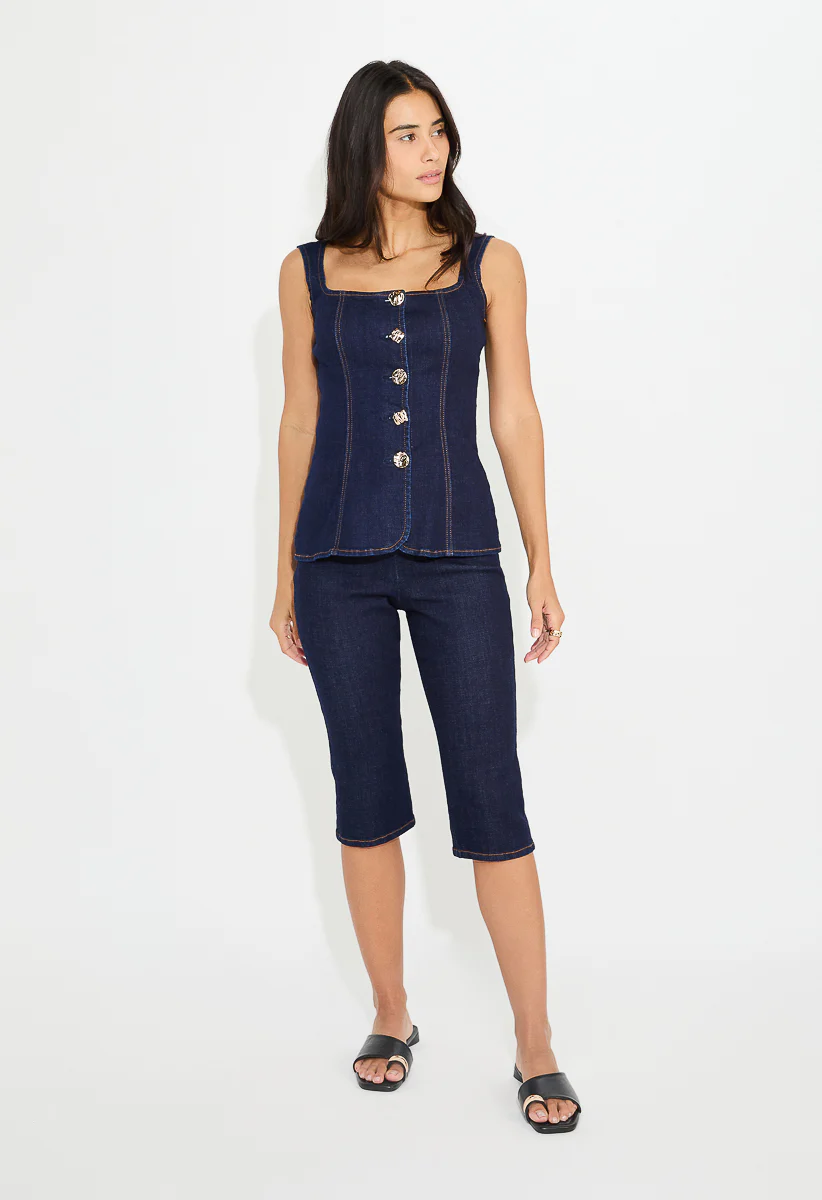 Chic in Capris - Image 2