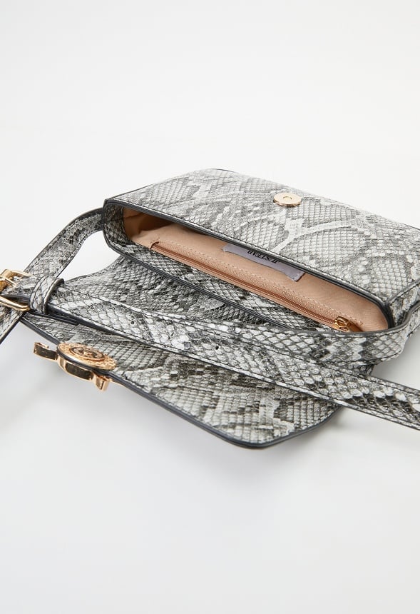 Chain Hardware Shoulder Bag - Image 6
