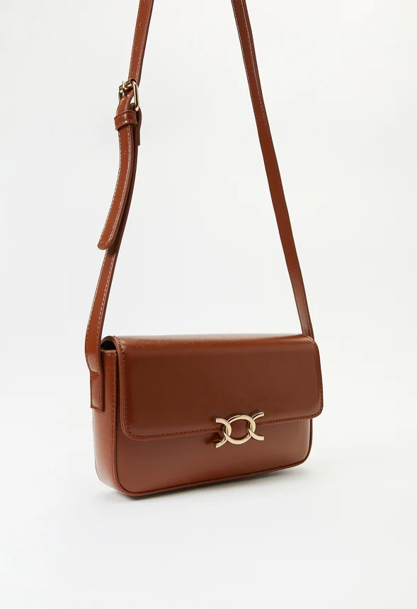 Chain Hardware Shoulder Bag - Image 4