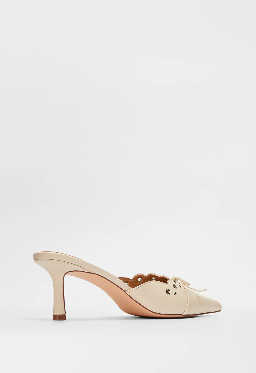 Cindy Kitten Heel Pump - Image 4