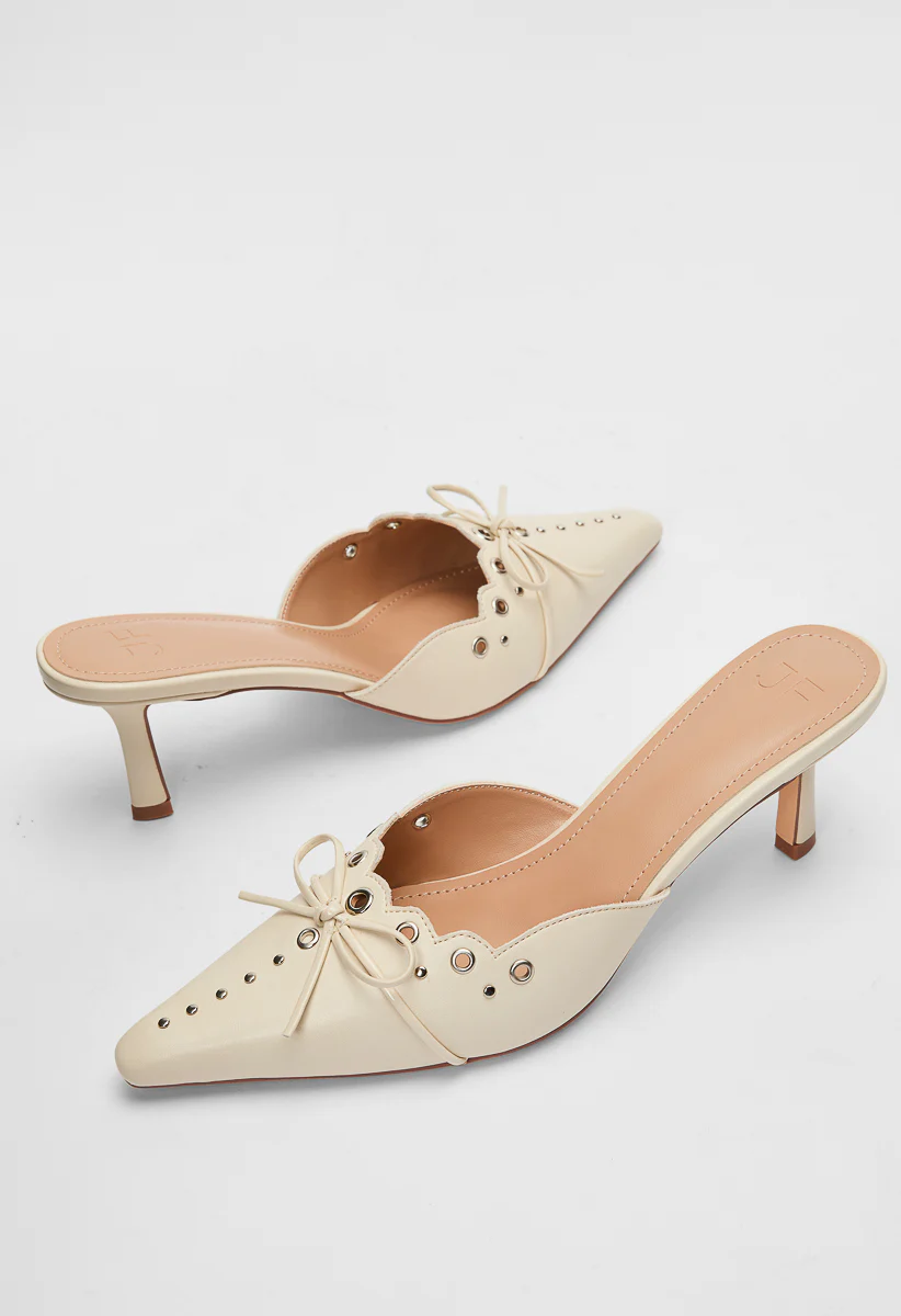 Cindy Kitten Heel Pump - Image 6