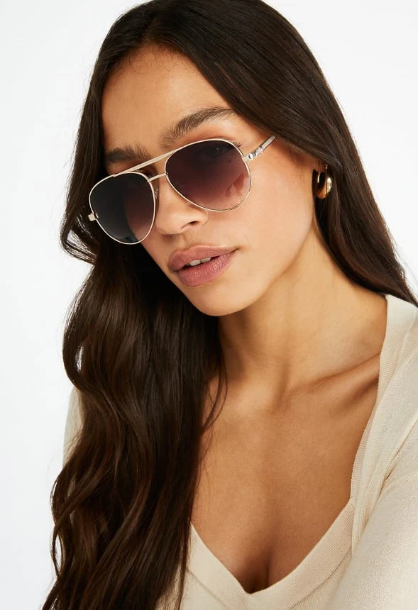 Classic Aviator Sunglasses - Image 2