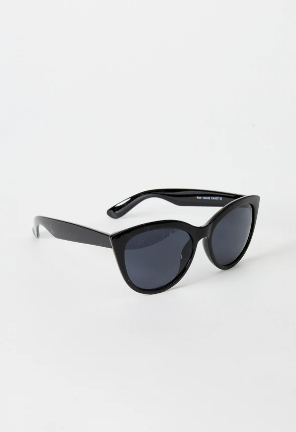 Classic Cat-Eye Sunglasses - Image 2