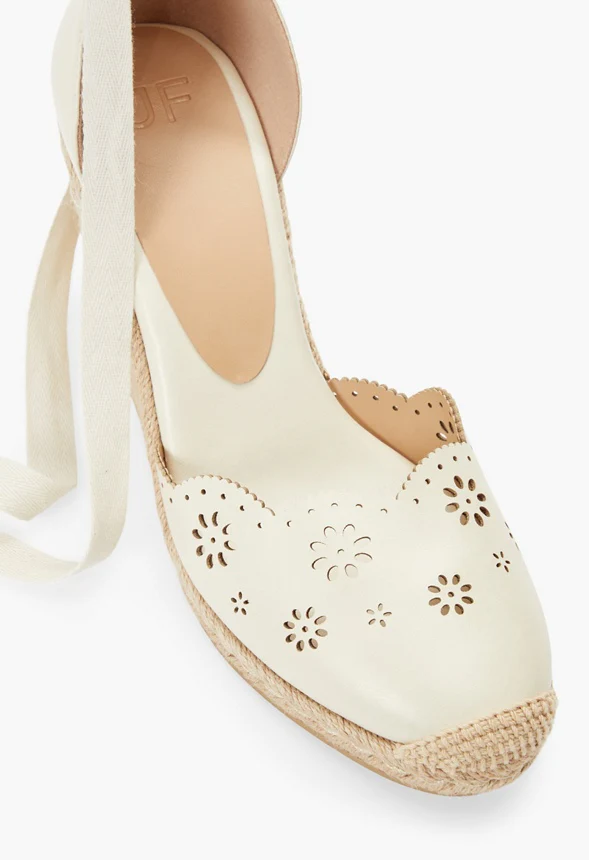 Coast To Coast Eyelet Wedge - Image 4