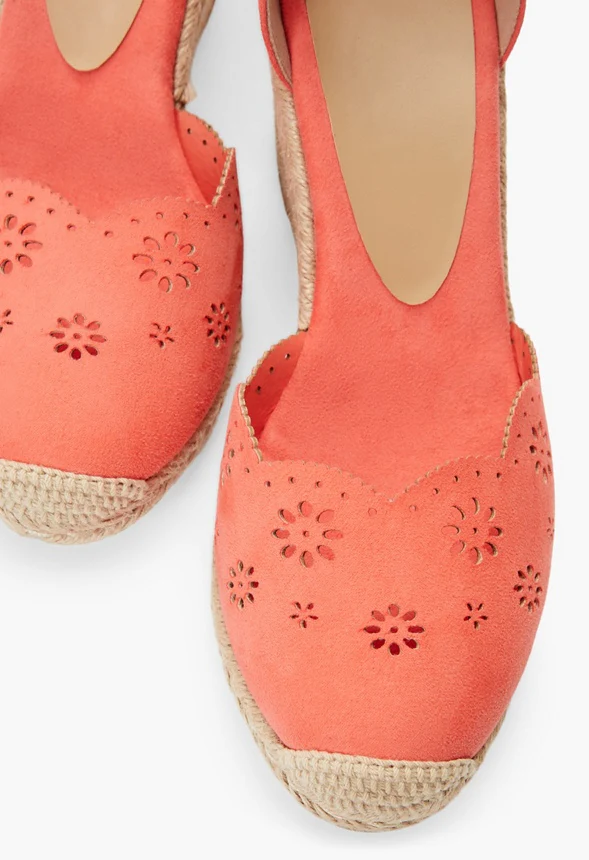 Coast To Coast Eyelet Wedge - Image 4