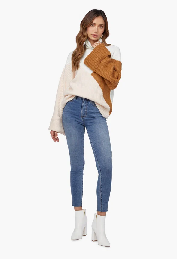 Color Block Turtleneck Sweater - Image 3
