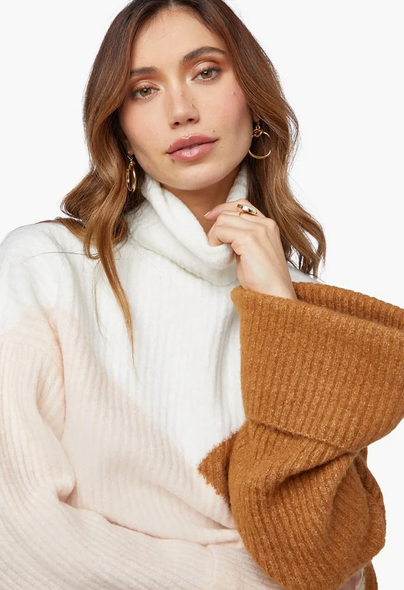 Color Block Turtleneck Sweater - Image 4