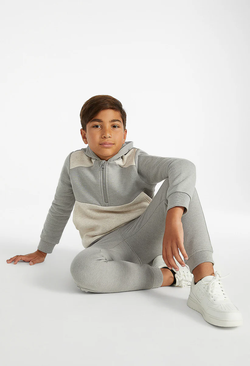 Comfy Crew Outfit - Image 3