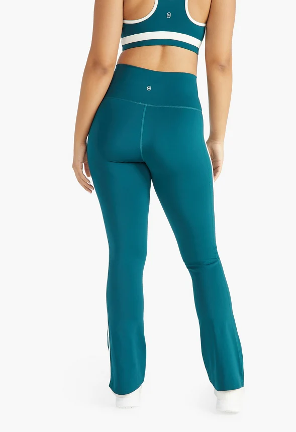 Contrast Bootcut Active Leggings - Image 2