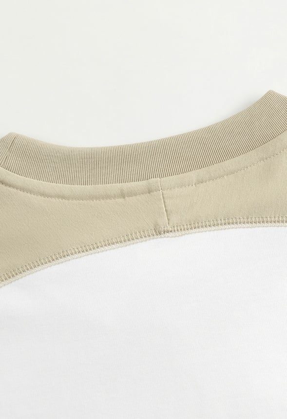 Contrast Raglan Regular Fit Tee - Image 5