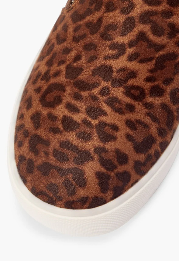 Courtlyn Slip-On Sneaker - Image 4