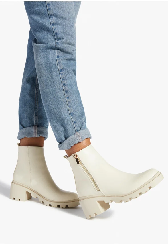 Danilyn Lug Sole Ankle Boot - Image 2