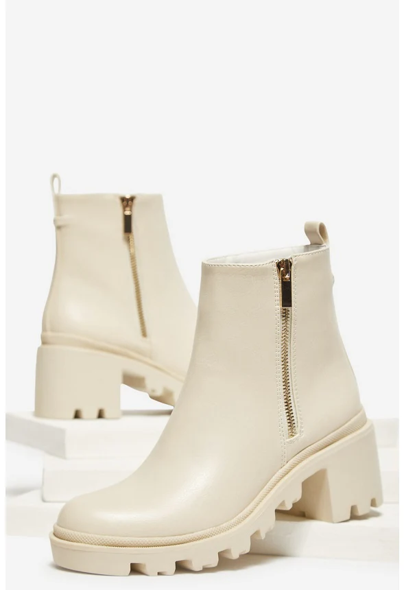 Danilyn Lug Sole Ankle Boot - Image 5