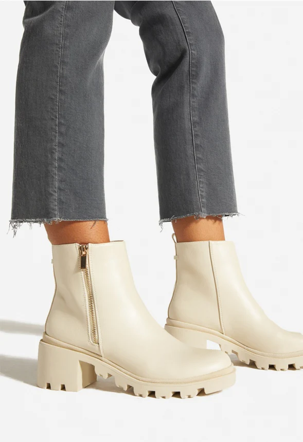 Danilyn Lug Sole Ankle Boot - Image 6