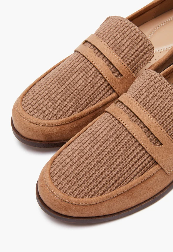 Eleanora Classic Loafer - Image 4
