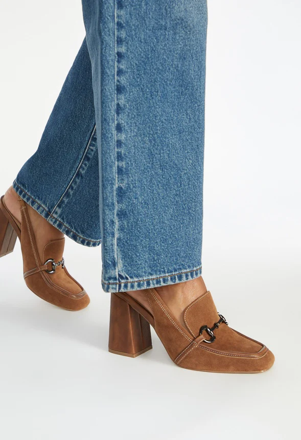 Elina Block Heeled Pump - Image 2