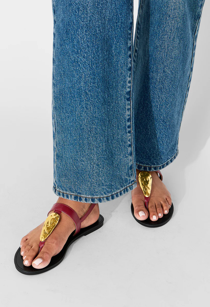 Ezra Flat Sandal - Image 2