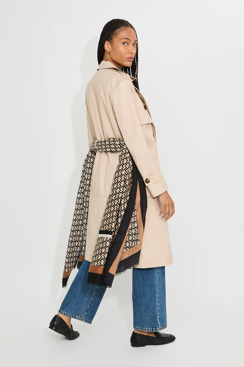 Geo Design Woven Scarf - Image 5