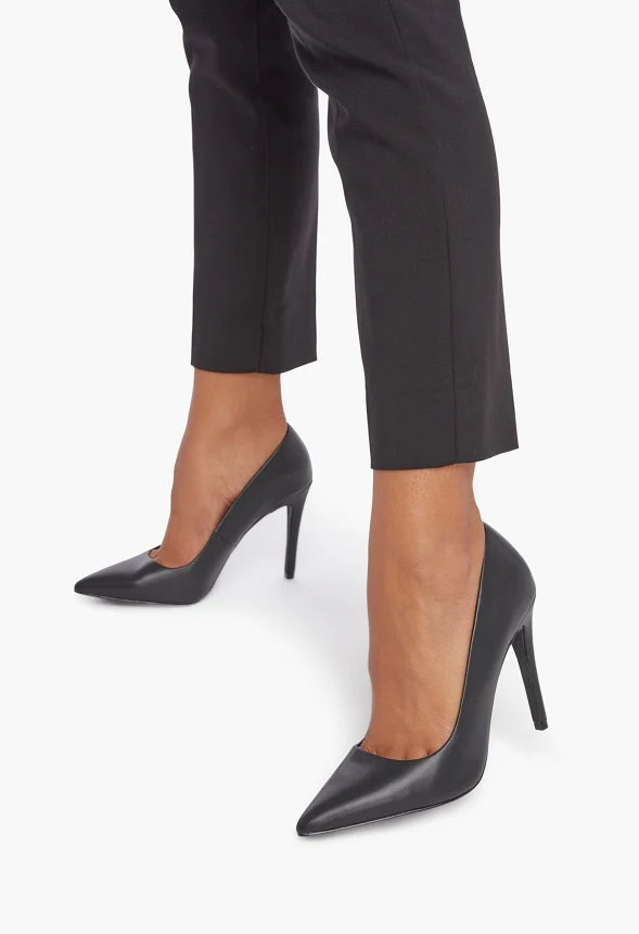 Gisselle Classic Pump - Image 2