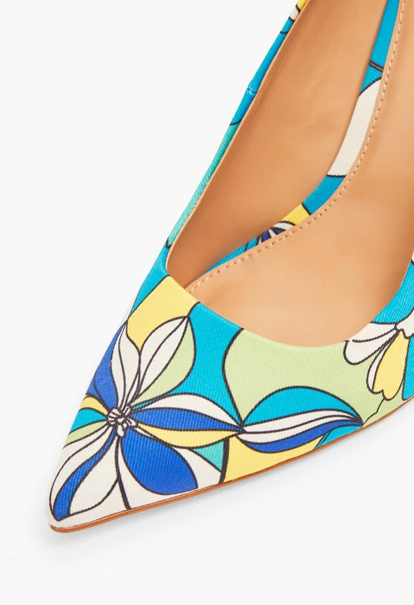 Gisselle Classic Pump - Image 4