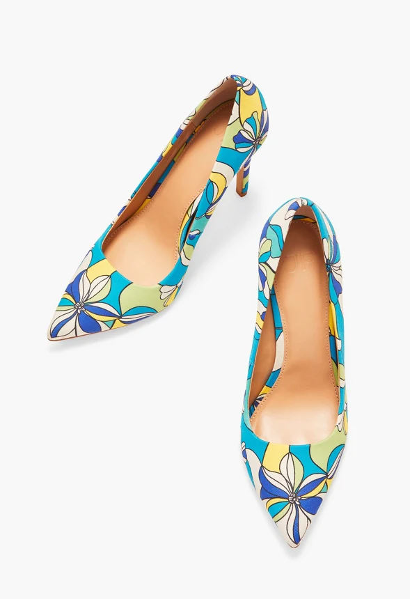 Gisselle Classic Pump - Image 6