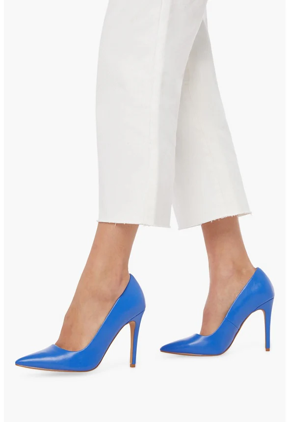 Gisselle Classic Pump - Image 5