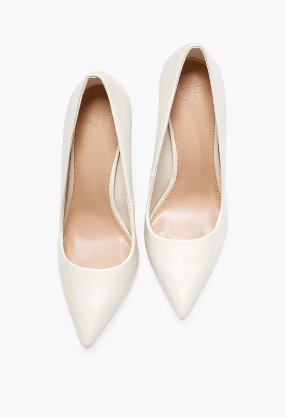 Gisselle Classic Pump - Image 6