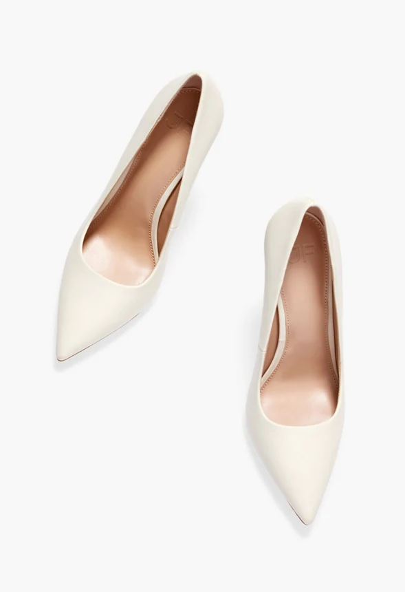 Gisselle Classic Pump - Image 6