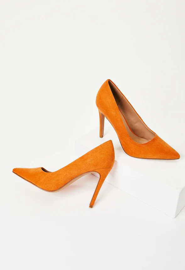 Gisselle Classic Pump - Image 6