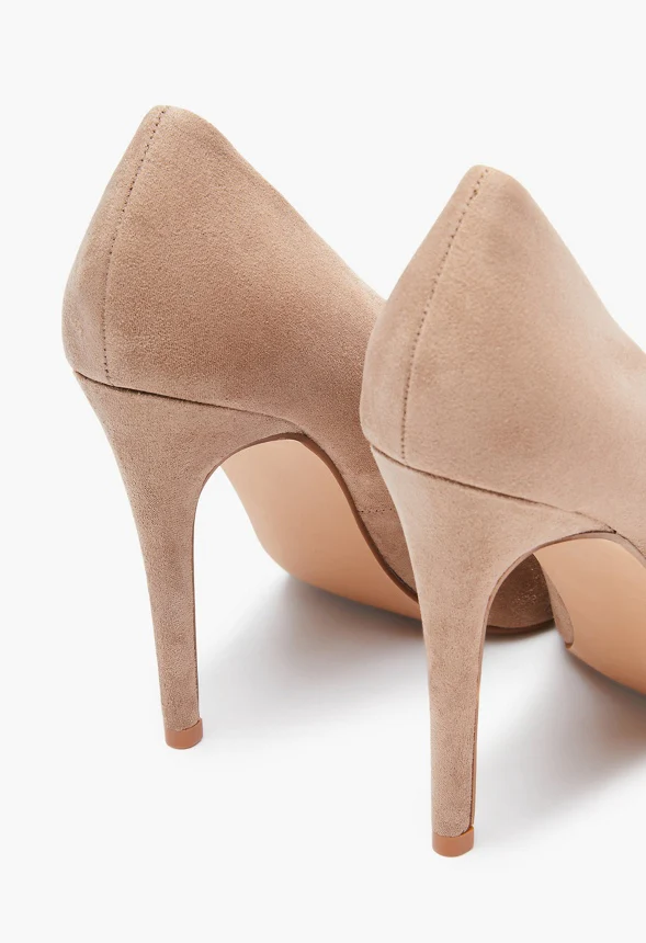 Gisselle Classic Pump - Image 4