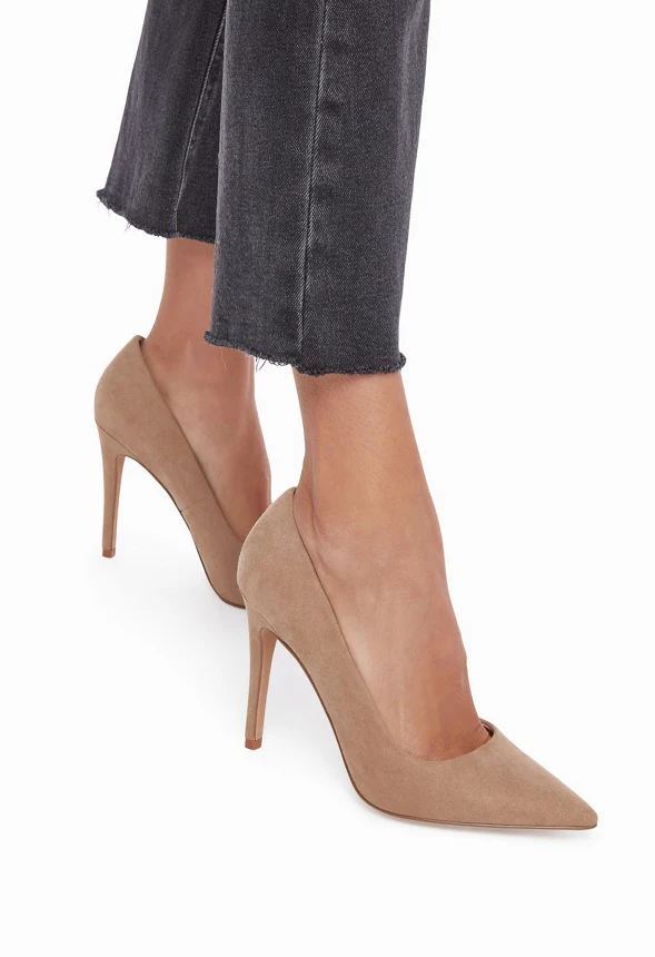 Gisselle Classic Pump - Image 5