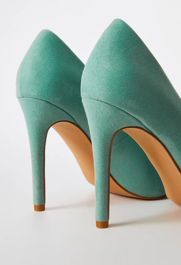 Gisselle Classic Pump - Image 8