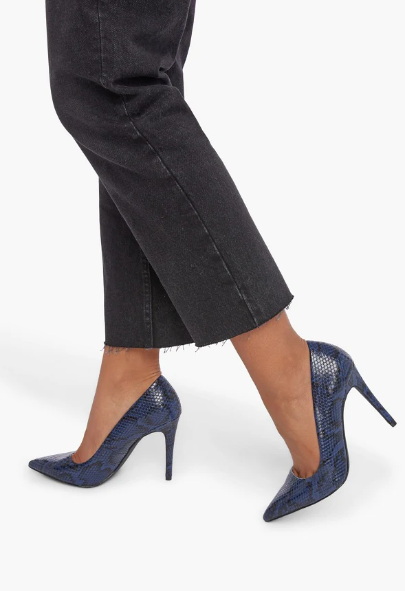 Gisselle Classic Pump - Image 5