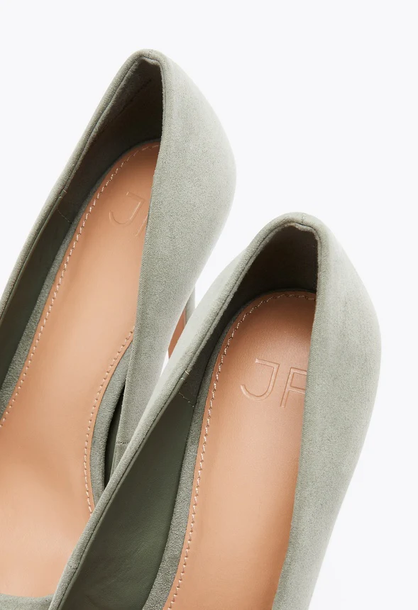 Gisselle Classic Pump - Image 4