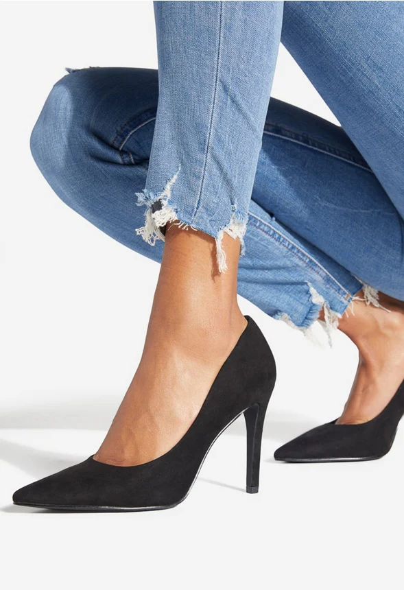 Gisselle Classic Pump - Image 5