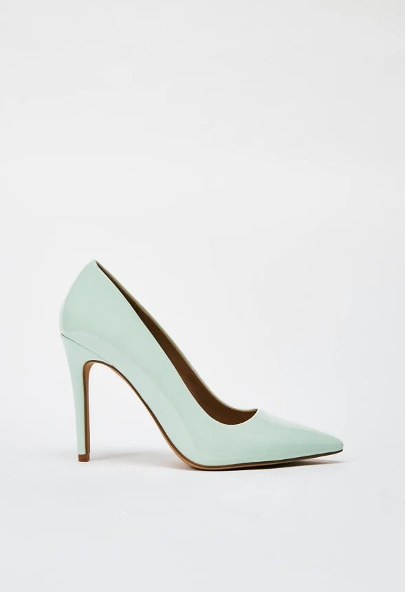 Gisselle Classic Pump - Image 3