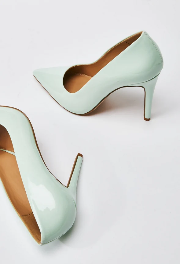 Gisselle Classic Pump - Image 5
