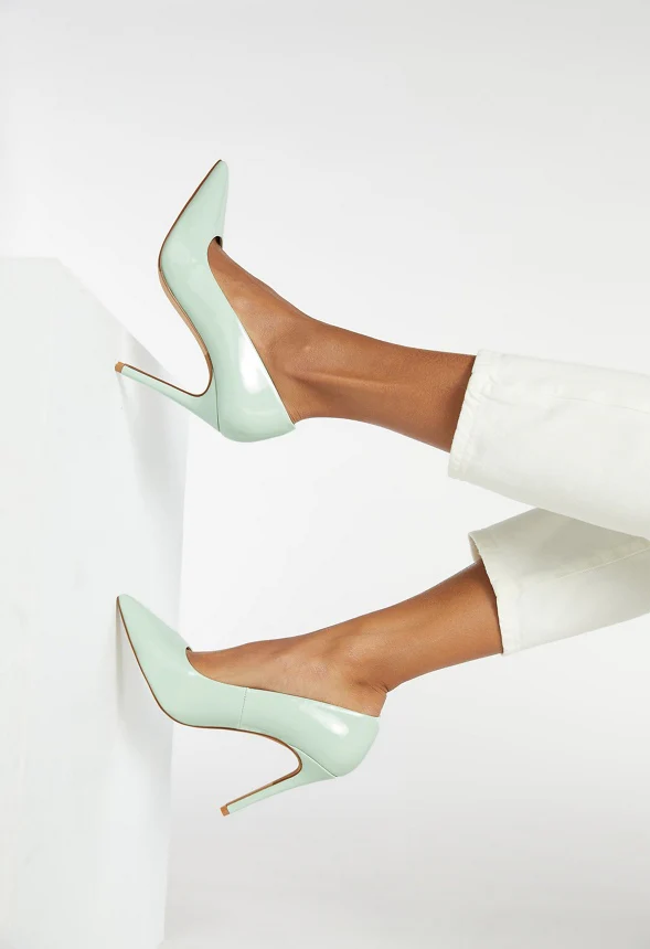 Gisselle Classic Pump - Image 7