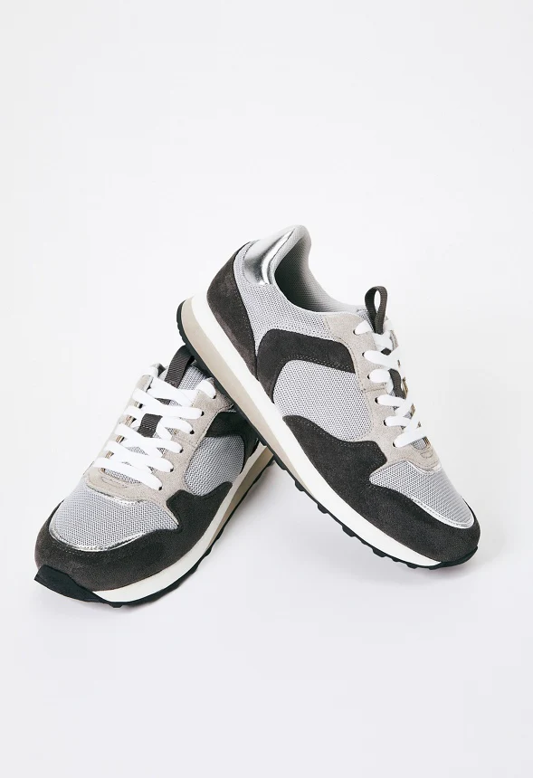 Gwen Athletic Sneaker - Image 6